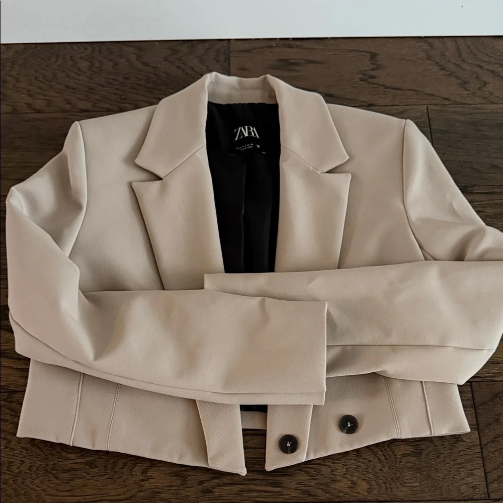 Zara Women's Beige cropped Blazer Jacket - Picture 1 of 3
